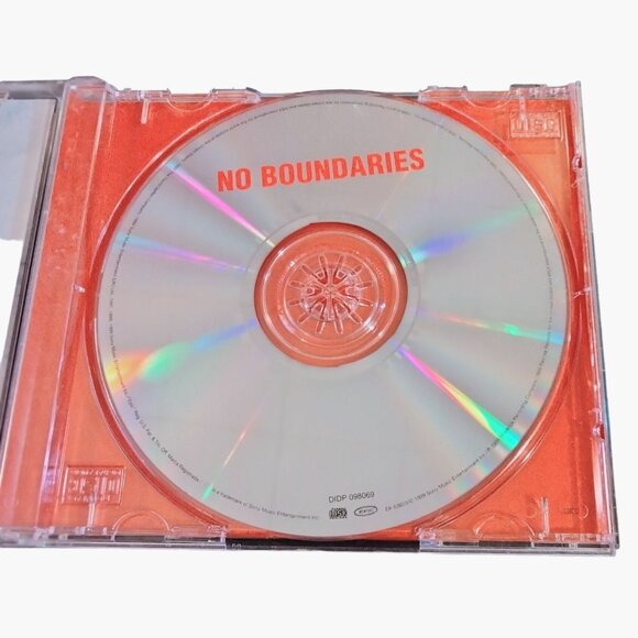 No Boundaries a Benefit for the Kosovar Refugees - Picture 4 of 6